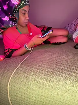 TheRealOshunQueen webcam