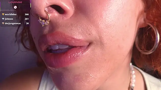 bri_von_dhara__ webcam