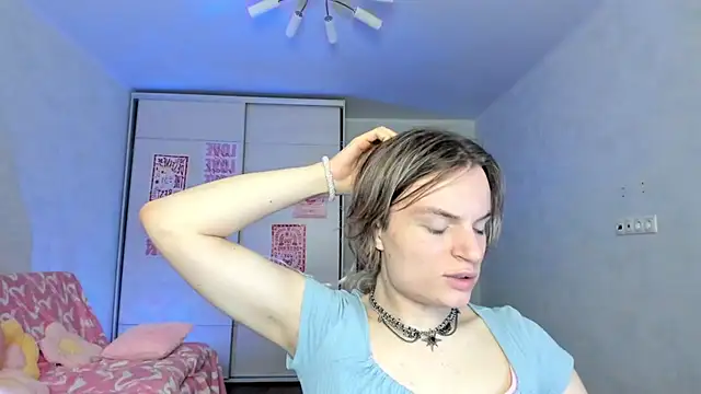 milliKira006 webcam