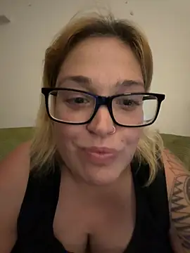 SecretRavenXO webcam
