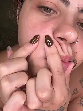 Chloe_Leaozinho webcam