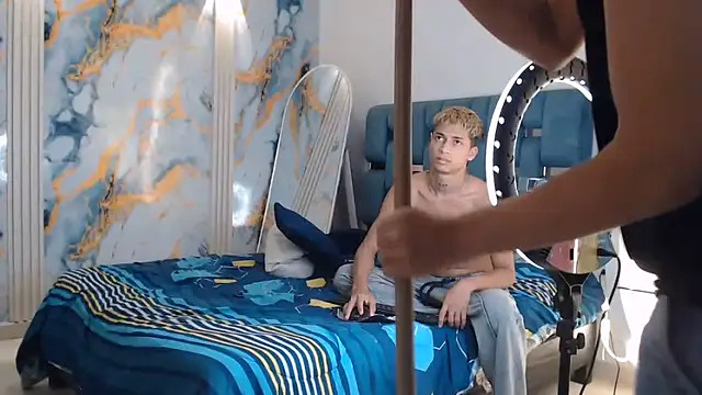 EMPIRE_BOYS1 webcam
