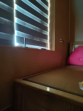 Alone_nothing webcam