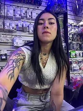 emily_24x webcam