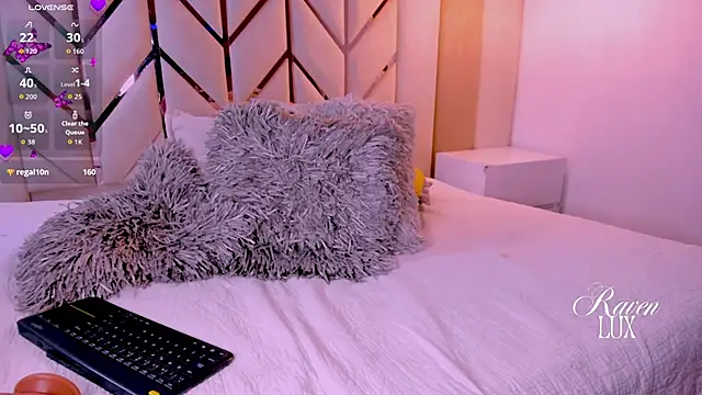 Raven_Luxx webcam