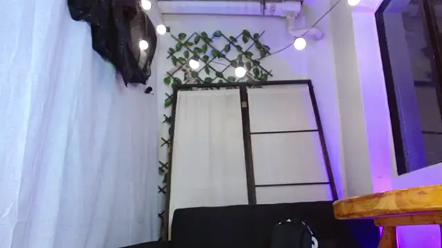Astrid_Porno webcam