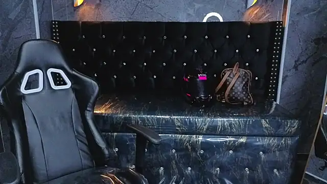 Cherry_Mona_B webcam