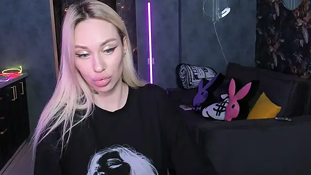 Blckmirrorr live cam