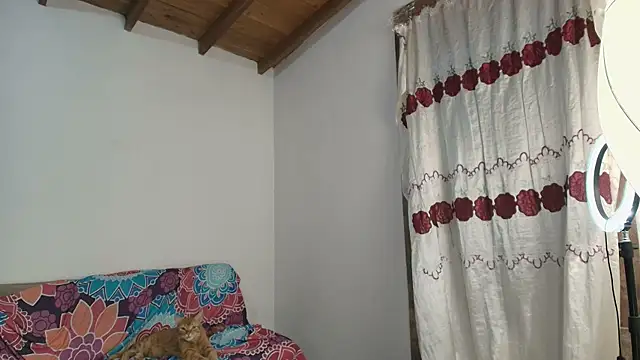 Nikki__uwu webcam