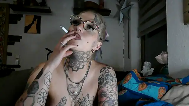 RoxxyInk webcam