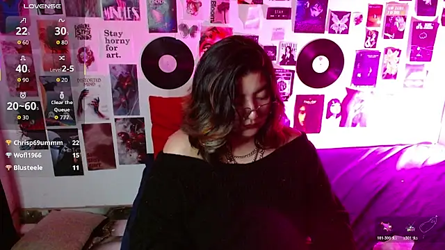 Roxy_f_w webcam