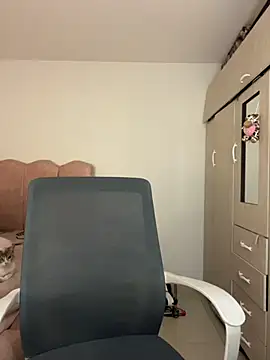 Emmily_19 webcam
