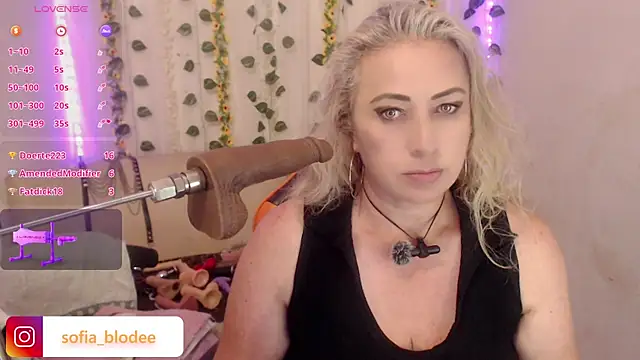 sofiacurvy_45 webcam