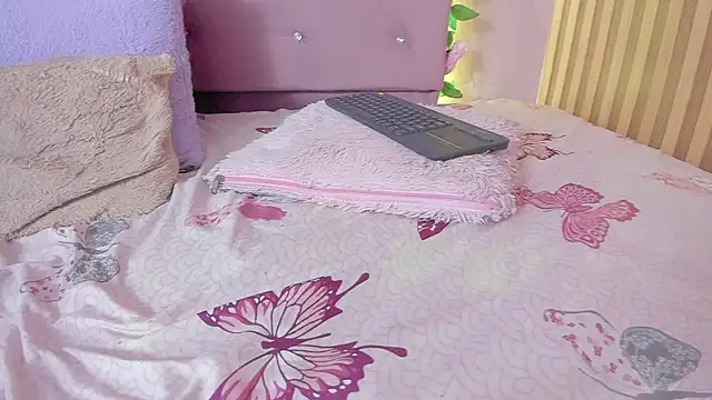 lovely__kiss__ webcam