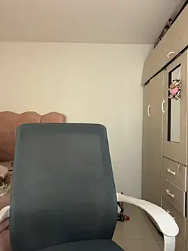 Emmily_19 webcam