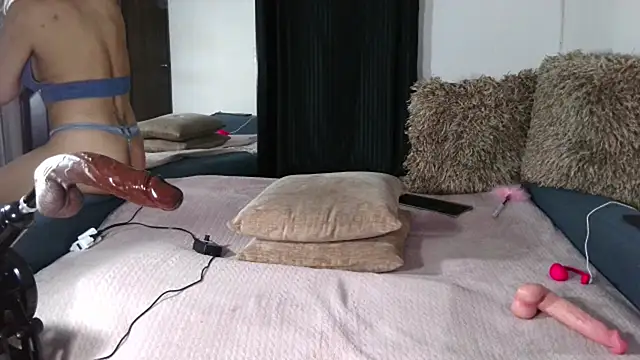 Carla-Bonny18 webcam