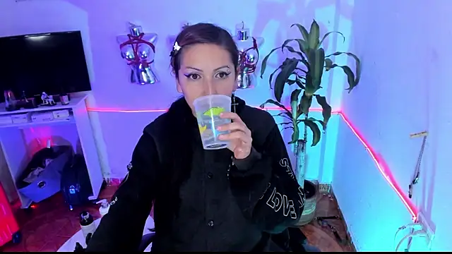 LucyStrike_ webcam