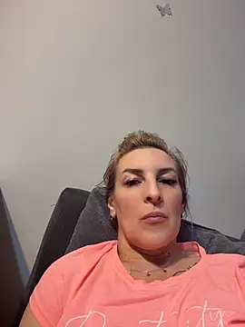 Hot-Milf4U live cam