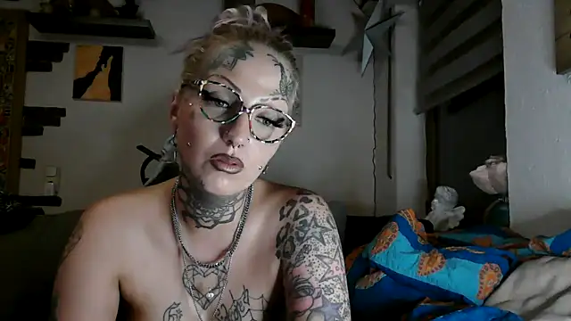 RoxxyInk webcam
