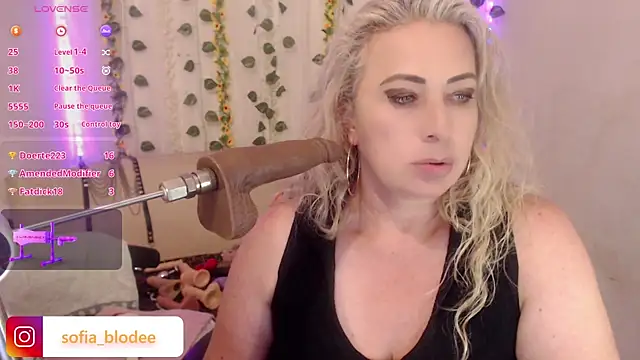 sofiacurvy_45 webcam