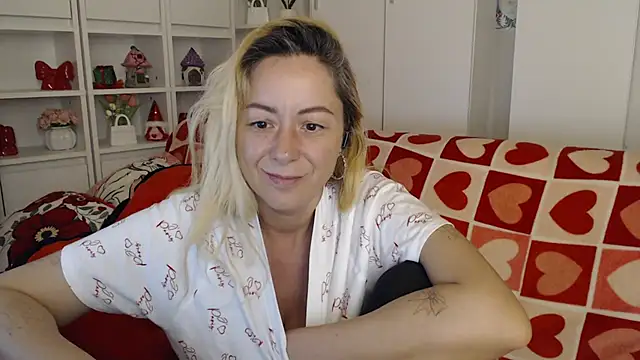 _karolynesyera_ - _karolynesyera_'s free webcam