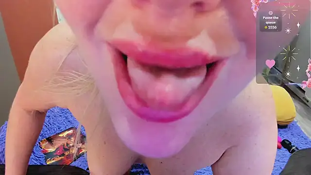 FlirtyMary webcam