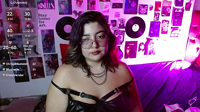 Roxy_f_w live cam on Stripchat