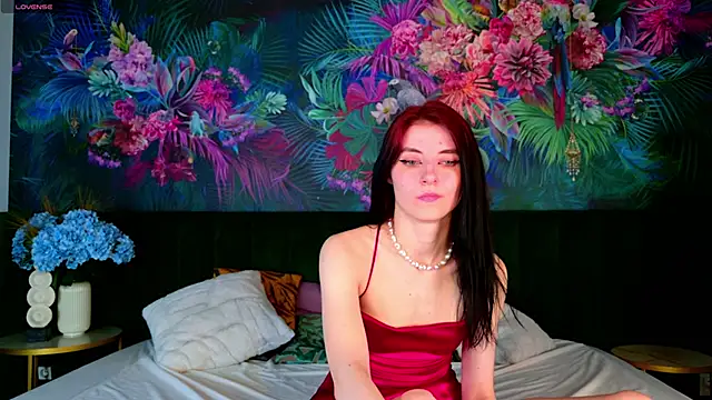 NicoleLuxe webcam