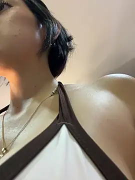 SeleneHale live sex cam