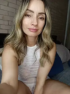 Loly_Horny webcam