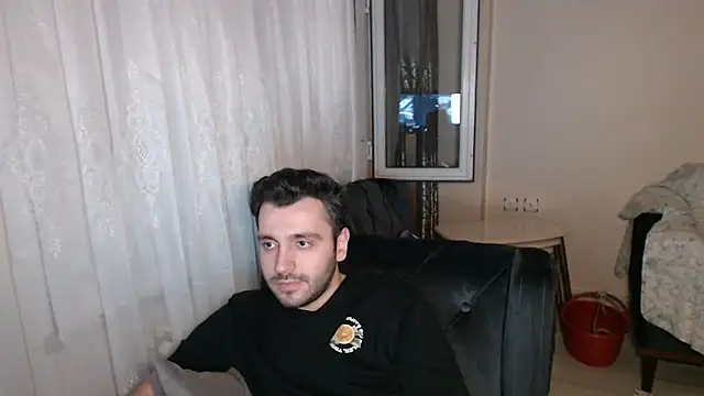 handsomeee04 webcam