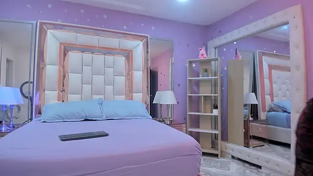 Goldentemptation_ webcam