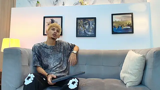 YOUNG_BOYS_HELL webcam
