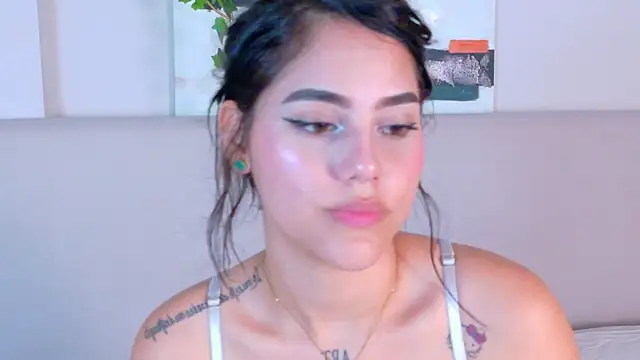 CuteWofy_ webcam