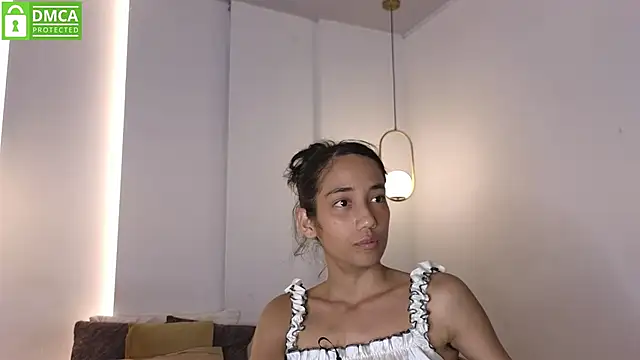 hot_little_bunny webcam
