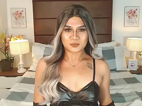 PlayfullBella webcam