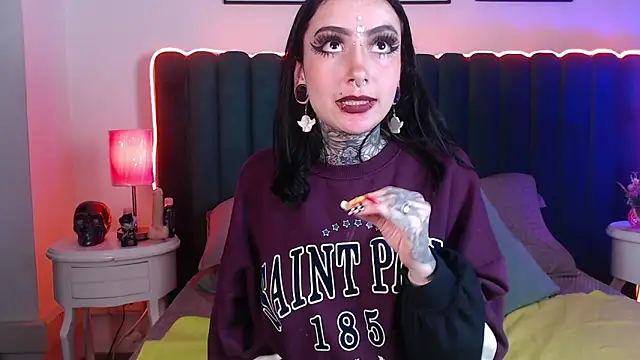 Scarleth_Fg_
