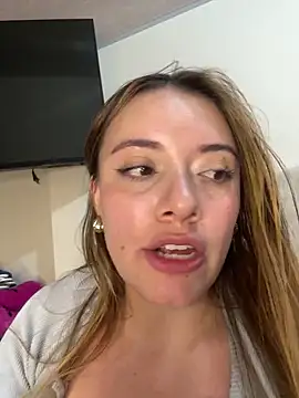 valery_mora webcam