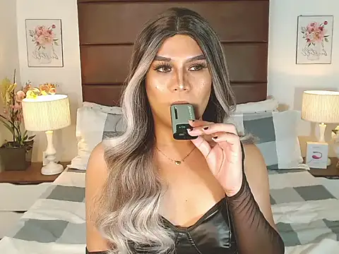 PlayfullBella webcam