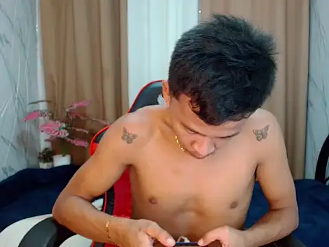 ur_twinkKirk6969 webcam