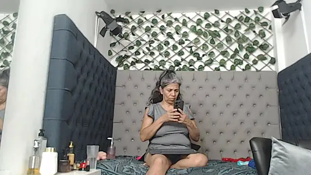 chanel_grant webcam