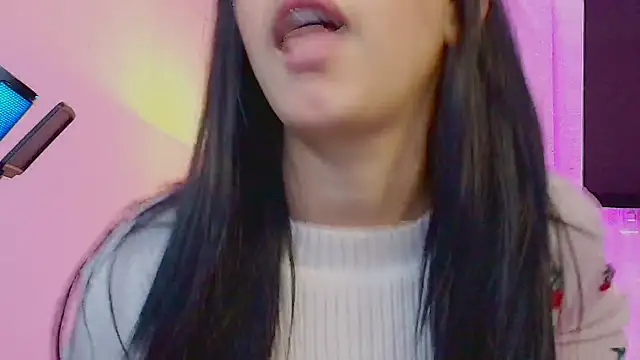 Maya_Bluee webcam