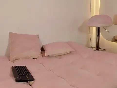 MeganHudson__ webcam