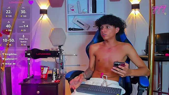 _taylor_black webcam