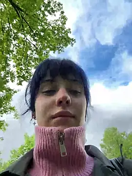 Only_April webcam