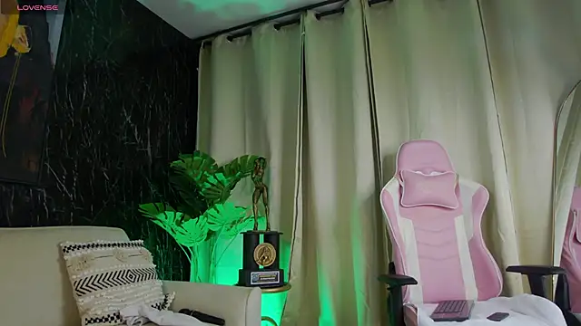Emily_Foxx01 webcam