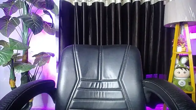 kiara_1122 live sex cam