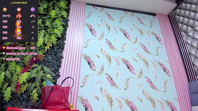 Nahomii__Doll webcam