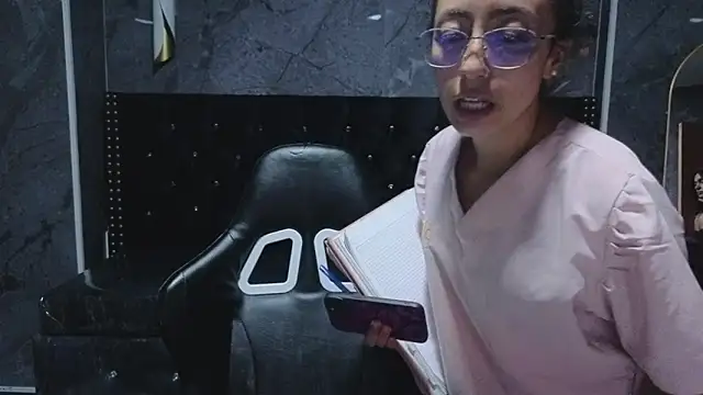 Cherry_Mona_B webcam