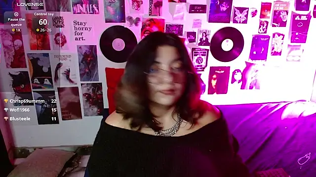 Roxy_f_w webcam